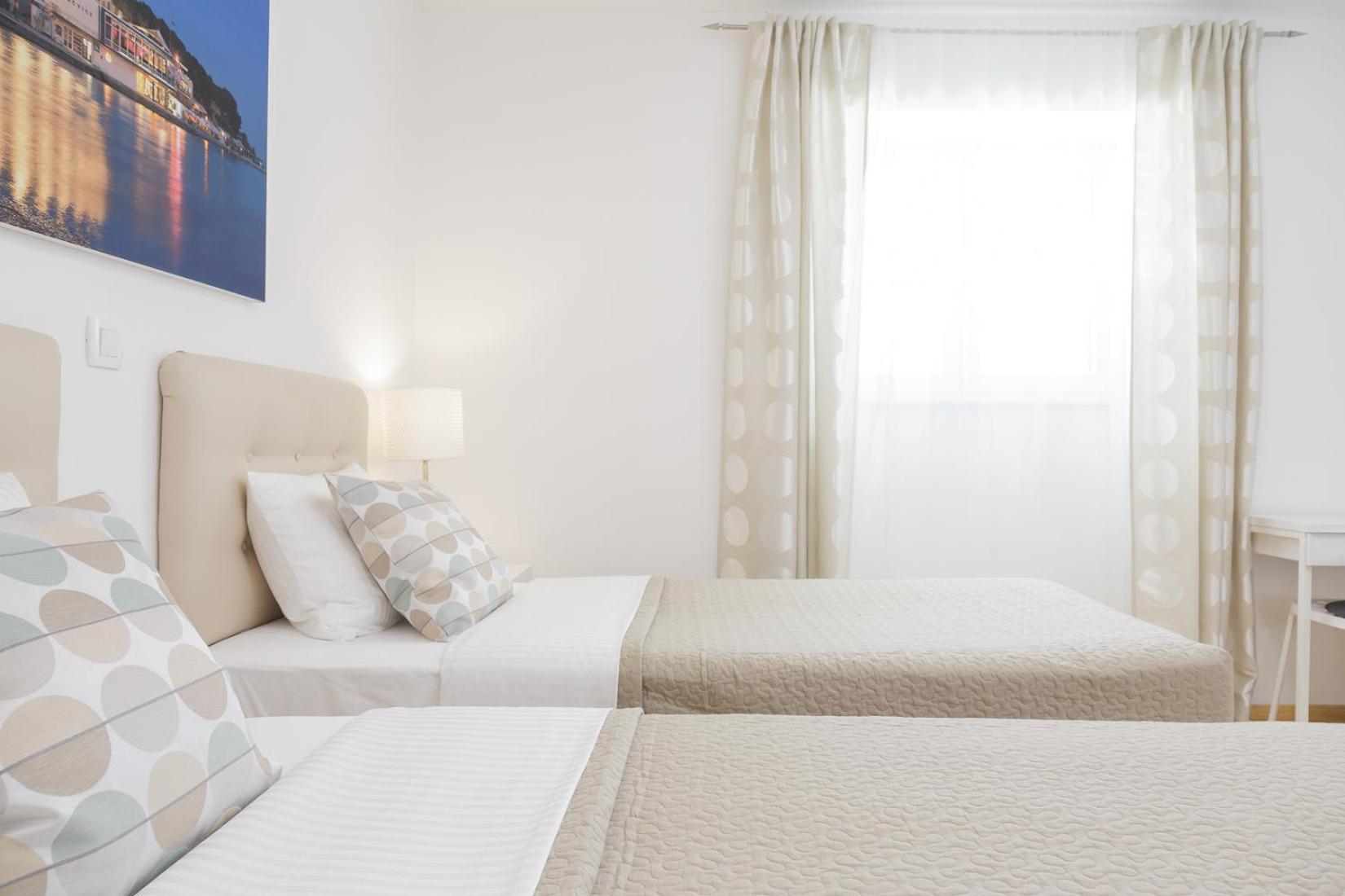 Holiday home Aspalathos - With Free Parking, Near The Beach, A Few Minutes' Walking Distance To The Unesco Palace Split