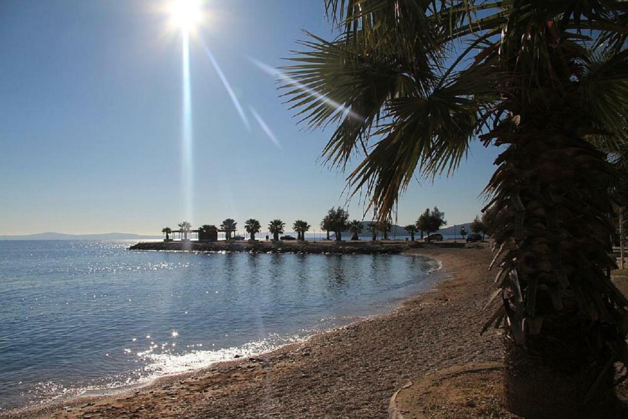 Vikendica Aspalathos - With Free Parking, Near The Beach, A Few Minutes' Walking Distance To The Unesco Palace Split