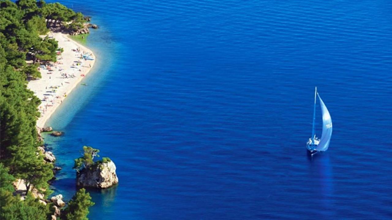Aspalathos - With Free Parking, Near The Beach, A Few Minutes' Walking Distance To The Unesco Palace Vikendica