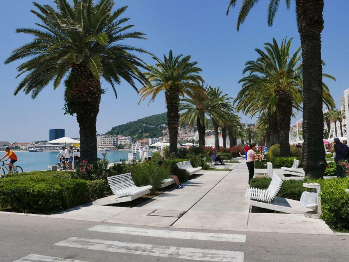 Aspalathos - With Free Parking, Near The Beach, A Few Minutes' Walking Distance To The Unesco Palace Vikendica