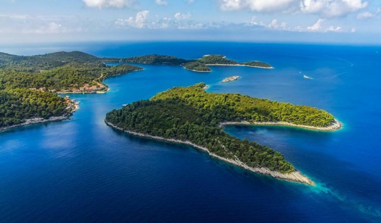 Aspalathos - With Free Parking, Near The Beach, A Few Minutes' Walking Distance To The Unesco Palace Vikendica Split